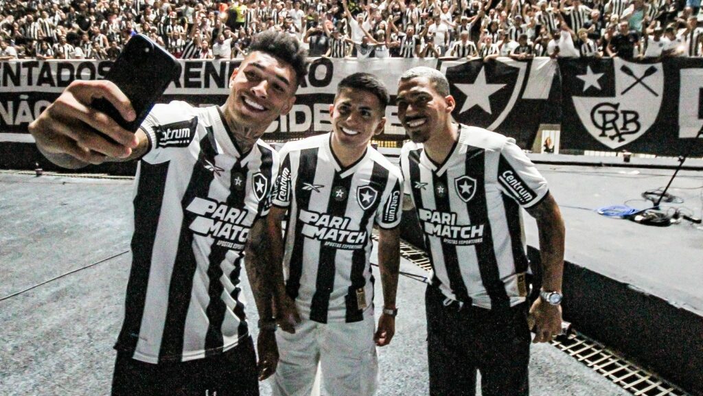 Igor Jesus, Almada e Allan
