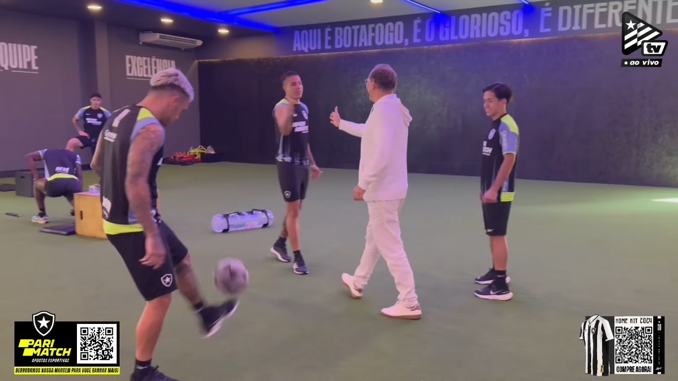 Carlos Alberto,Diego Hernández, Matías Segovia e John Textor no Núcleo de Saúde e Performance do Botafogo