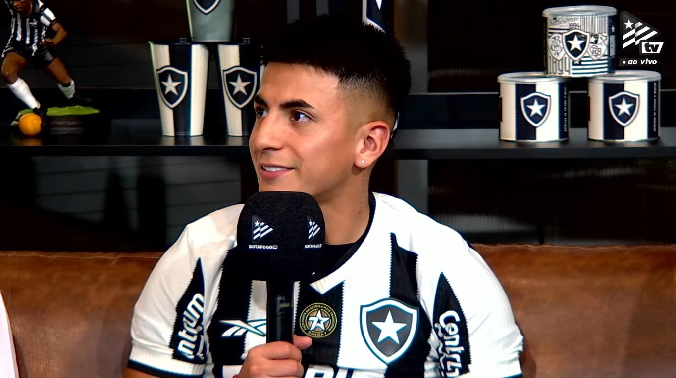 Thiago Almada, da Botafogo TV