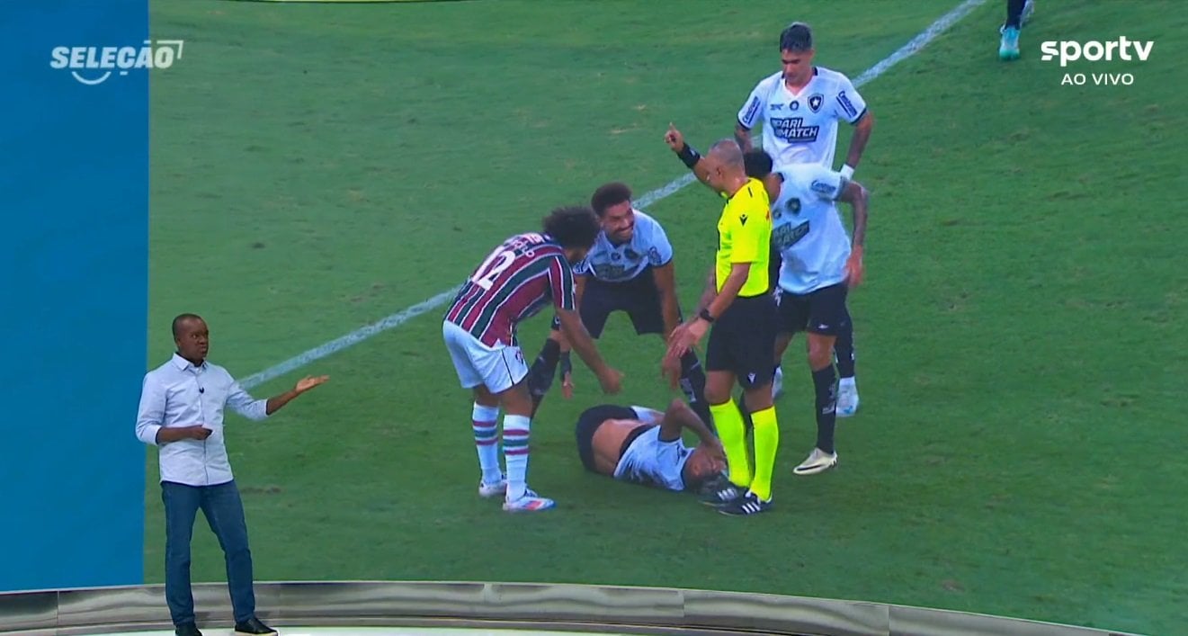 PC Oliveira analisa entrada de Marcelo em Matheus Martins em Fluminense x Botafogo