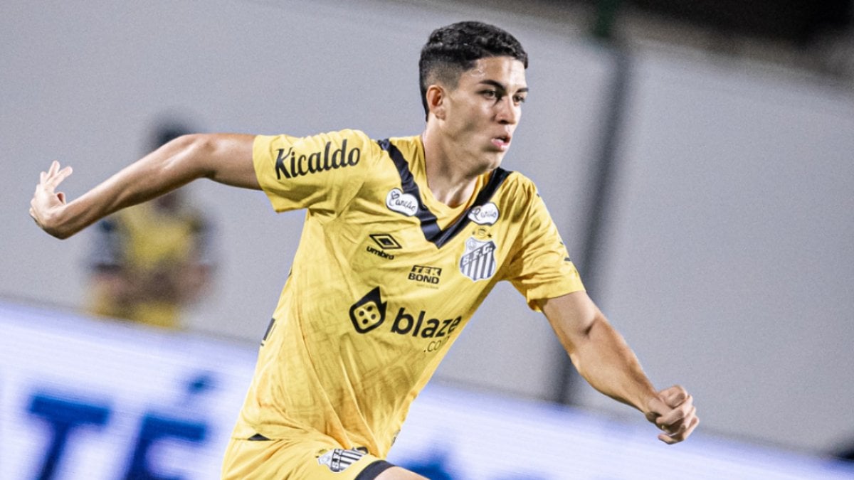 Jair, zagueiro do Santos