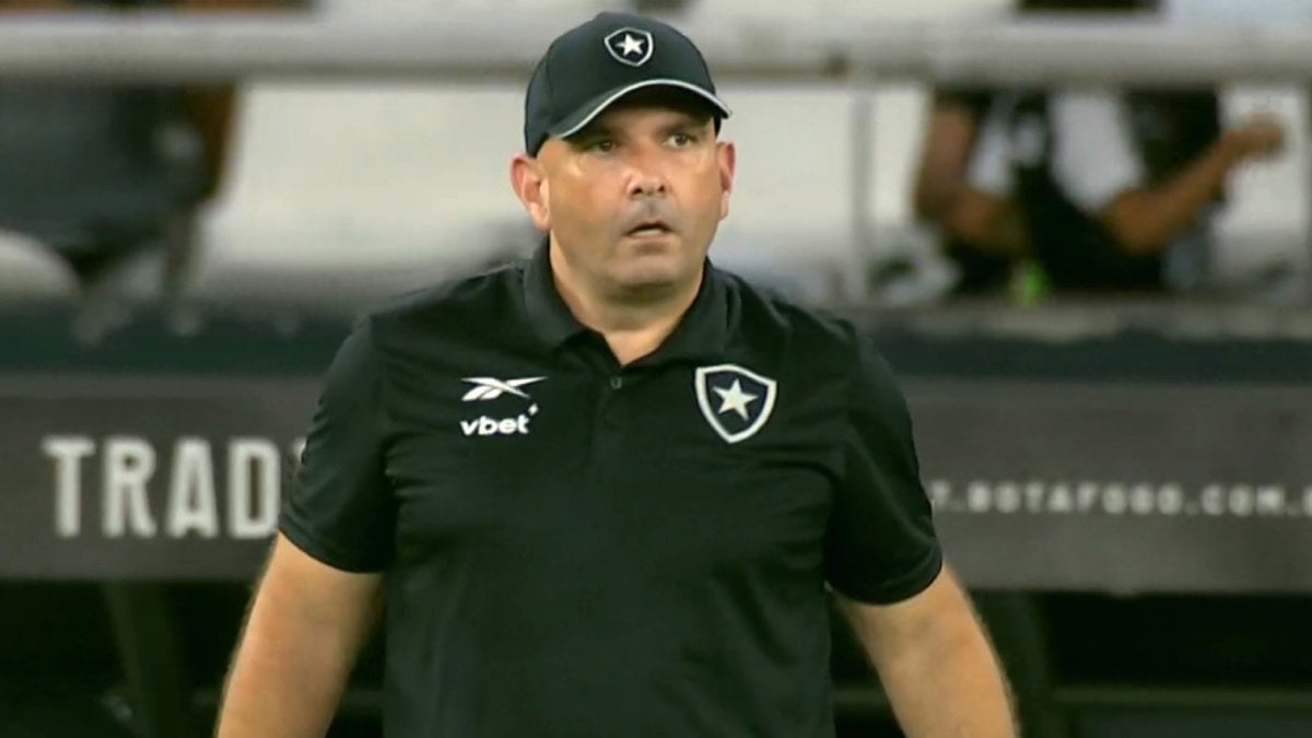 Carlos Leiria em Botafogo x Bangu | Campeonato Carioca 2025