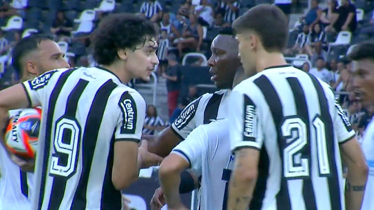 Matheus Nascimento e Patrick de Paula em Botafogo x Maricá | Campeonato Carioca 2025