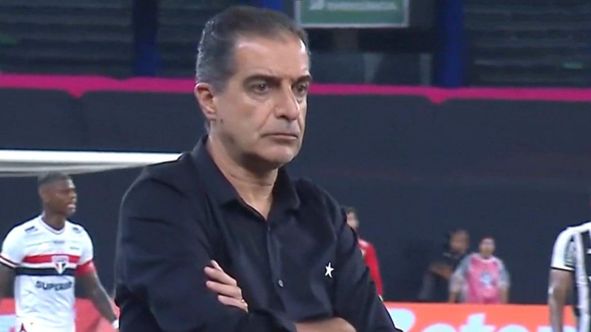 Renato Paiva em Botafogo x São Paulo | Campeonato Brasileiro 2025