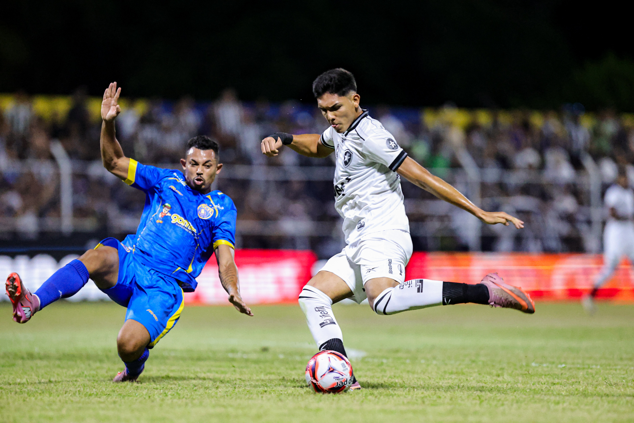 Arthur Izaque em Sampaio Corrêa x Botafogo - Campeonato Carioca 2026
