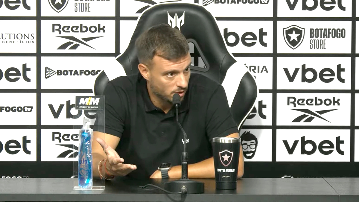 Martín Anselmi em Botafogo x Volta Redonda | Campeonato Carioca 2026